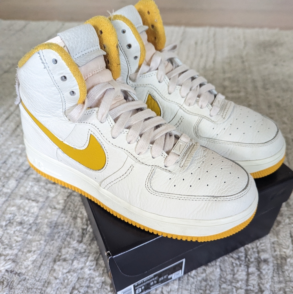 Nike Air Force 1 Sculpt size 8.5 Women, 7Youth